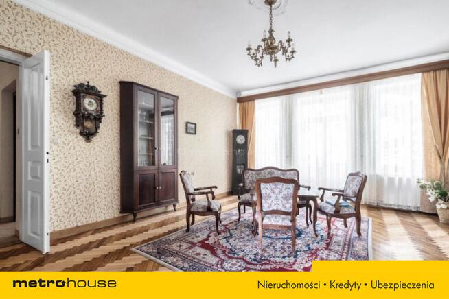 Dworek z okresu międzywojennego w centrum miasta