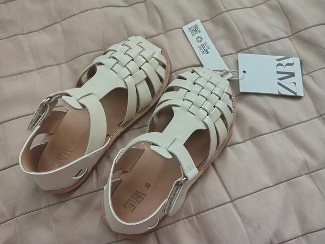 Sandałki dziewczęce