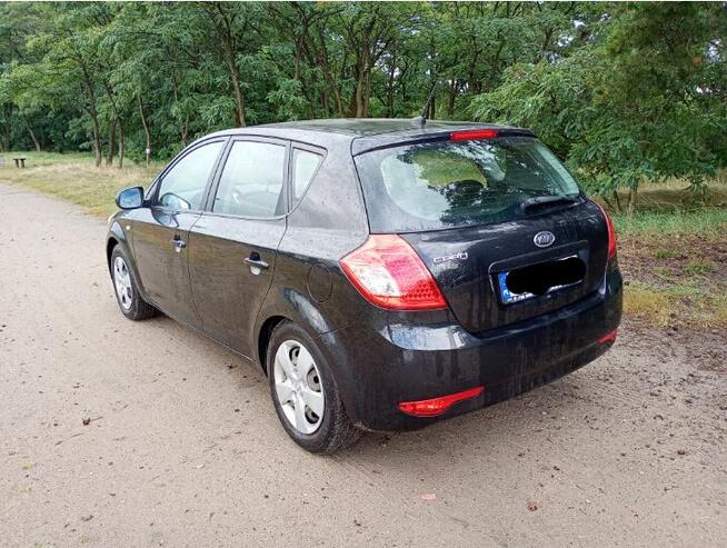 Kia Ceed 2011r. 1.4 brnzyna