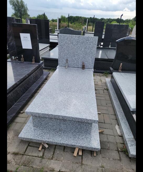 Nagrobki granitowe od 4500