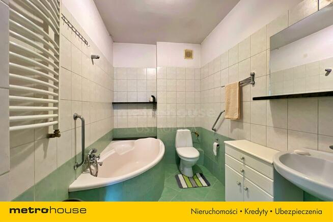 Dom na wsi w Rębisze-Kolonia, gm. Goworowo.