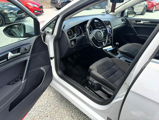Volkswagen Golf Bezwypadkowy, LED, Masaż, Czujniki parkowania, Podgrzewane fotele