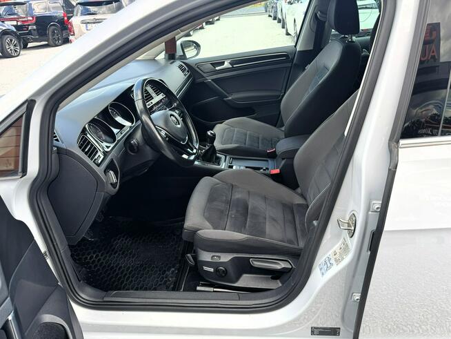 Volkswagen Golf Bezwypadkowy, LED, Masaż, Czujniki parkowania, Podgrzewane fotele