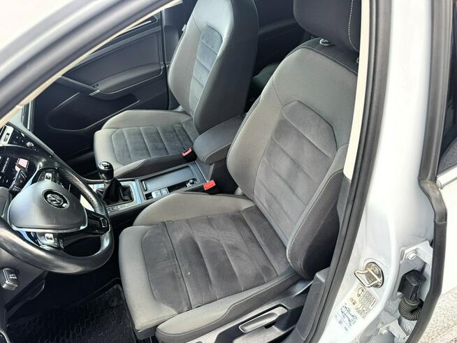 Volkswagen Golf Bezwypadkowy, LED, Masaż, Czujniki parkowania, Podgrzewane fotele