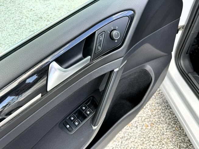 Volkswagen Golf Bezwypadkowy, LED, Masaż, Czujniki parkowania, Podgrzewane fotele