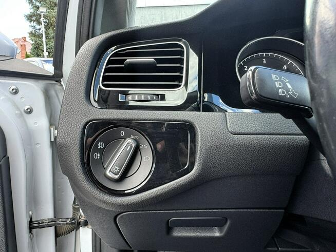 Volkswagen Golf Bezwypadkowy, LED, Masaż, Czujniki parkowania, Podgrzewane fotele