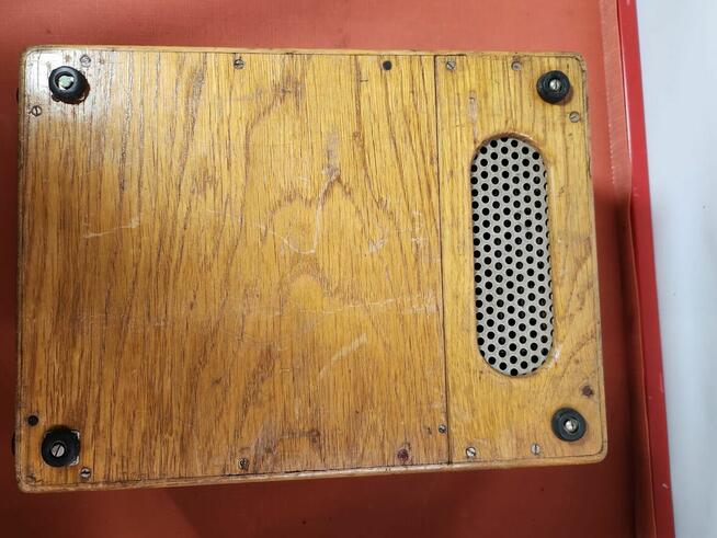 zabytkowy woltomierz analogowy firmy Metra Blansko.