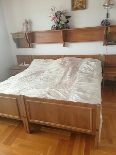Komplet mebli do sypialni (łóżka, szafki, szafy, toaletka)