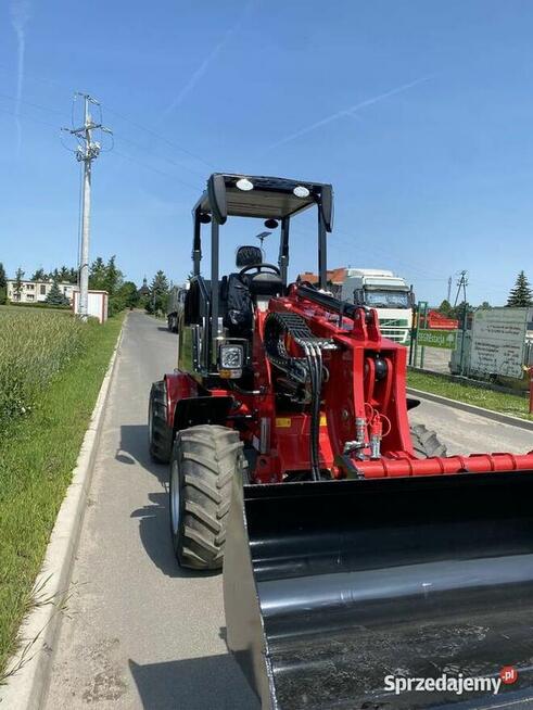 ŁADOWARKA TELESKOPOWA HORNET HMA808T – KOMPAKTOWA