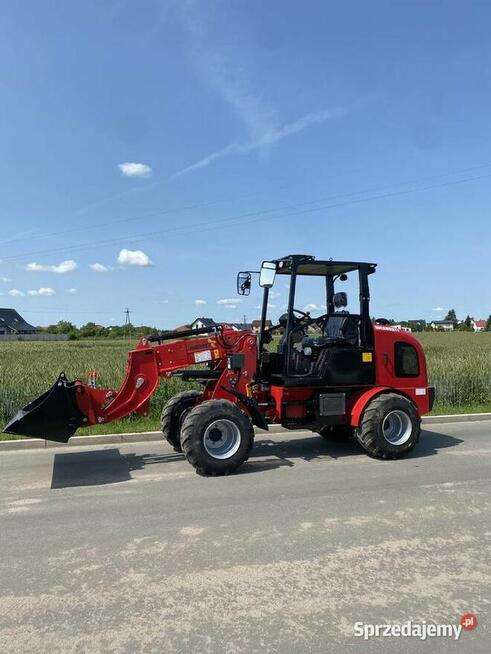 ŁADOWARKA TELESKOPOWA HORNET HMA808T – KOMPAKTOWA