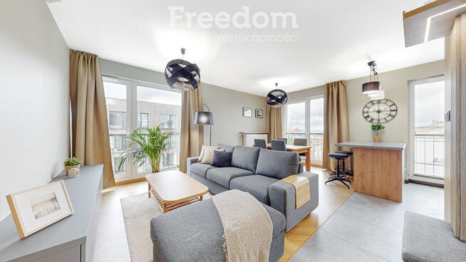 Czteropokojowy apartament z tarasem - Centrum