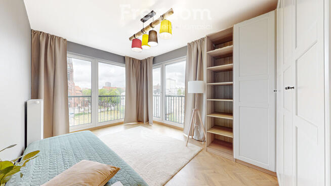 Czteropokojowy apartament z tarasem - Centrum