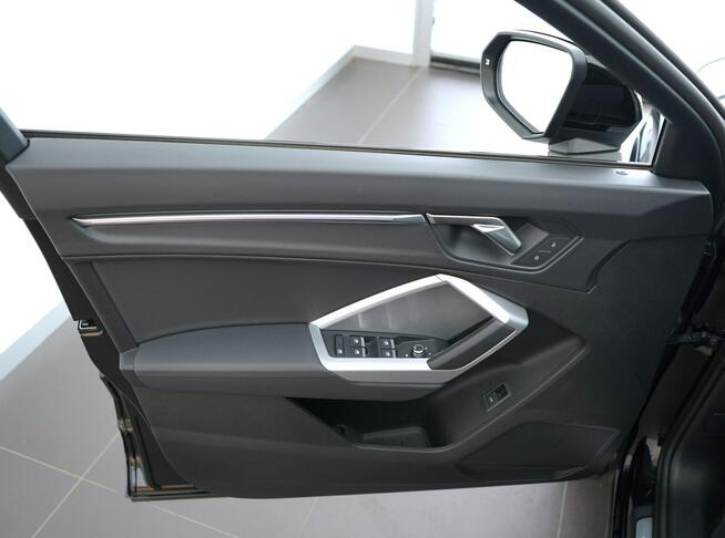 Audi Q3 35TFSI 150KM Sline AktywnyTempomat Ambiente Led Kamera MartwePole 19"