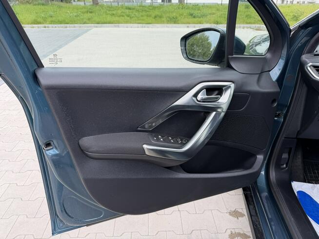 Peugeot 2008 1.2 / 110KM LED Automat Nawigacja Klimatronik Tempomat Alufelgi