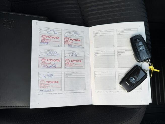 Toyota Prius XENON*NAVI*Kamera*Cofania*Grzane*Fotele*Czujniki*Parkowania*Serwis*ASO