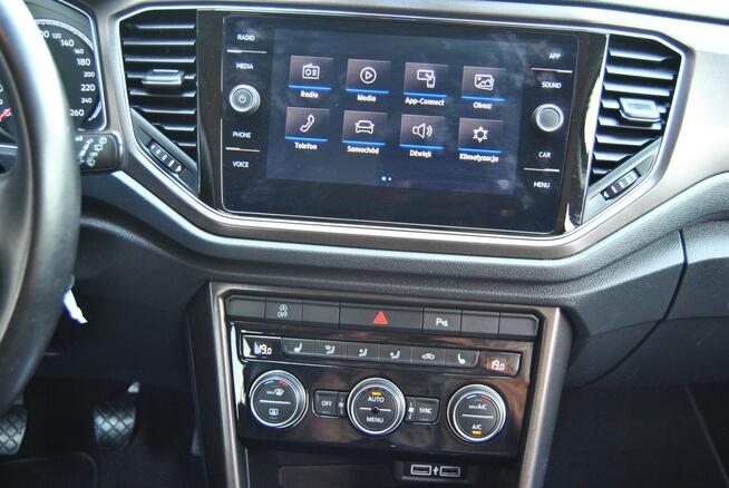 Volkswagen T-Roc APP CONNECT * LEDY * Grzane fotele * Parc tronik *OPŁACONY