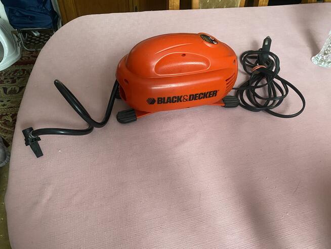 Kompresor samochodowy Black & Decker ASI200