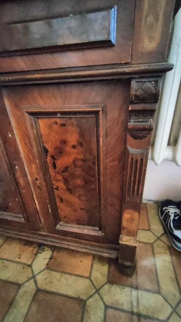 Stare lustro z szafką w stylu antycznym do renowacji
