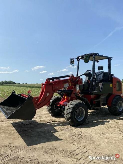 ŁADOWARKA TELESKOPOWA HORNET HMA808T – KOMPAKTOWA