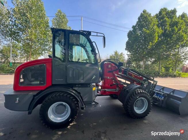 Ładowarka teleskopowa HORNET HMA818T udźwig 1800 kg