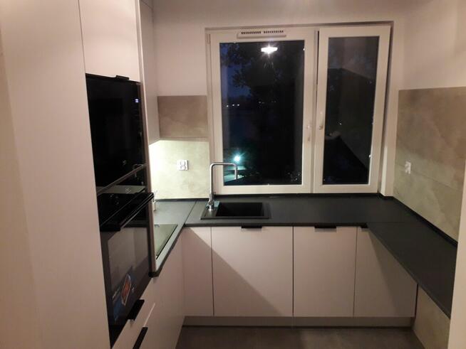 Super lokaliza/ Balkon/ 2 oddzielne pokoje/ Nowe/ MP