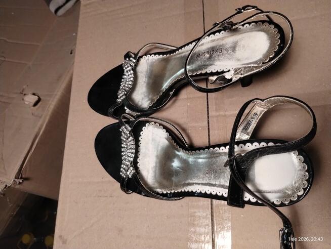sprzedam buty damskie
