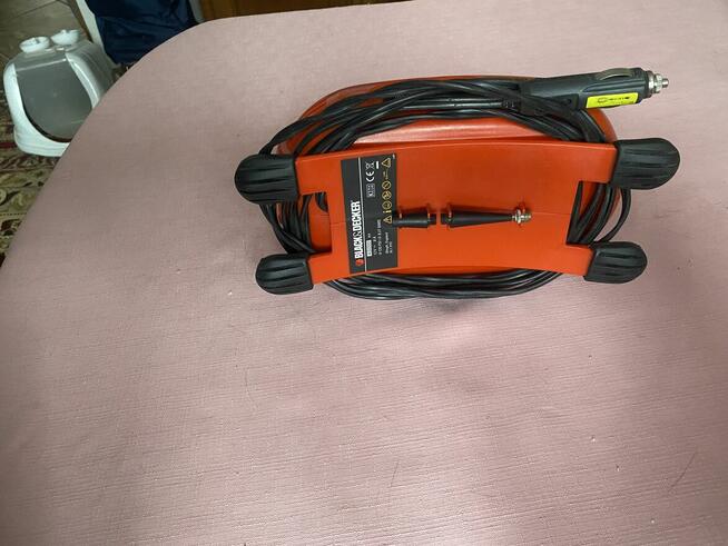 Kompresor samochodowy Black & Decker ASI200