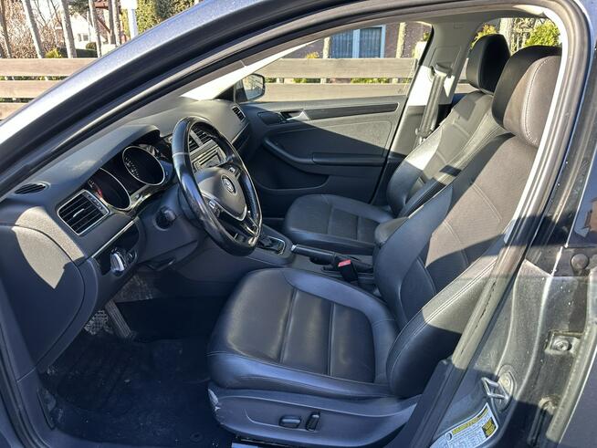 Volkswagen Jetta Mocna benzyna, automat ,nawigacja, światła dzienne, Isofix, USB, Aux