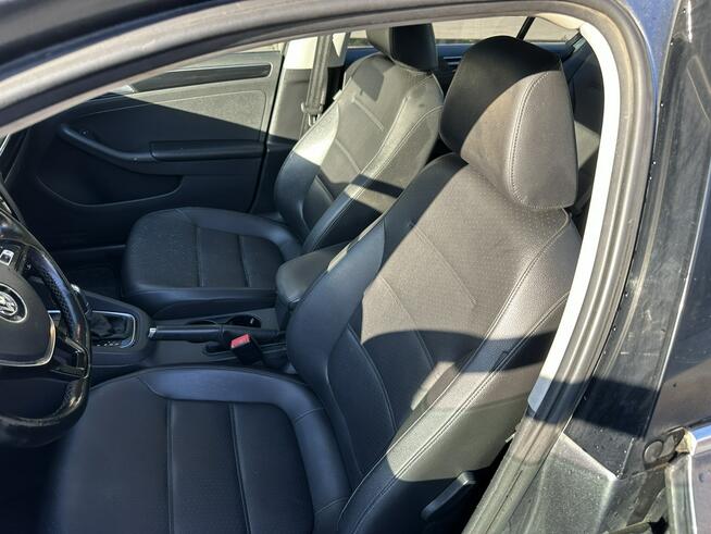 Volkswagen Jetta Mocna benzyna, automat ,nawigacja, światła dzienne, Isofix, USB, Aux
