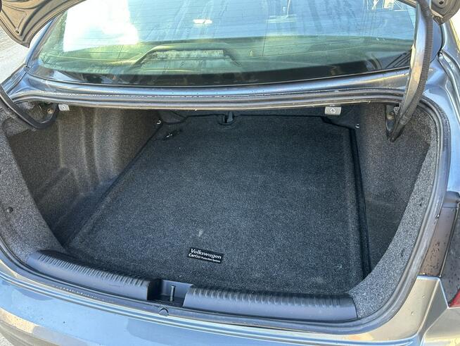 Volkswagen Jetta Mocna benzyna, automat ,nawigacja, światła dzienne, Isofix, USB, Aux