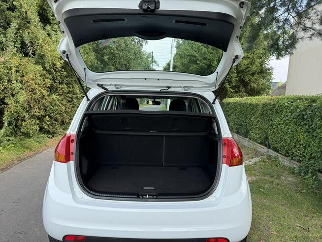 Kia Venga 1.4 benz. 90KM MPI 105tys.km. Klima 4xel. szyby Zadbany Zarejestrowany