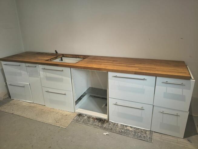 Kuchnia z Ikea +blat dębowy