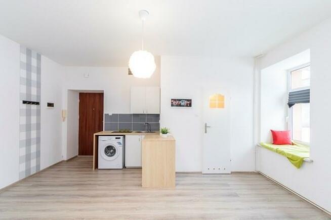 Hoene-Wrońskiego 12, słoneczna kawalerka, 25m2