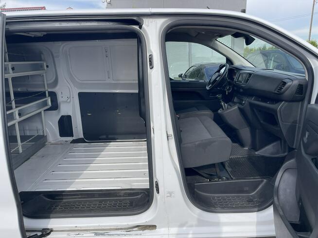 Opel Vivaro Blaszak Zabudowa Czujniki park. Klimatyzacja
