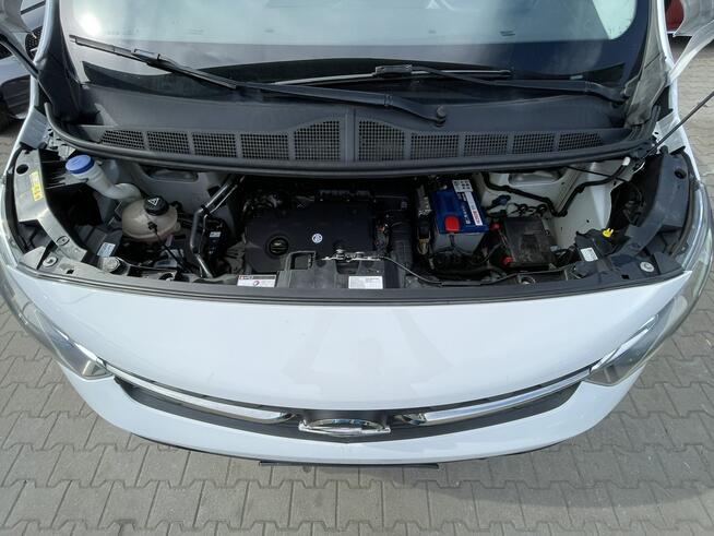 Opel Vivaro Blaszak Zabudowa Czujniki park. Klimatyzacja