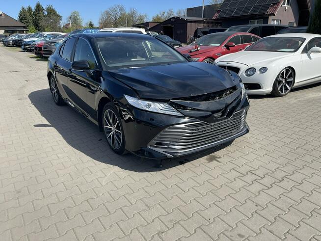 Toyota Camry Salon Polska Hybryda Skóra Kamera 218KM
