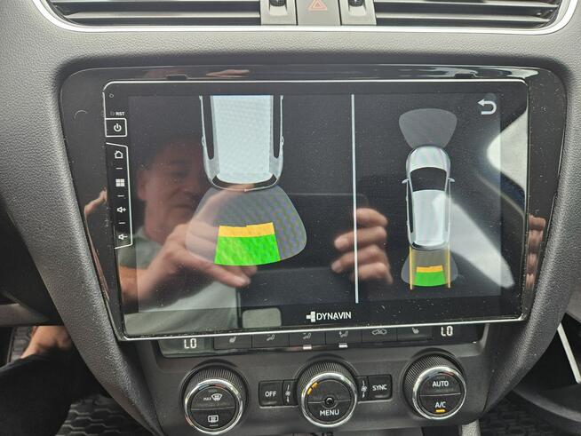 Škoda Octavia 1 właściciel / Klimatronic x 2 / Nawigacja / Czujniki przód + tył