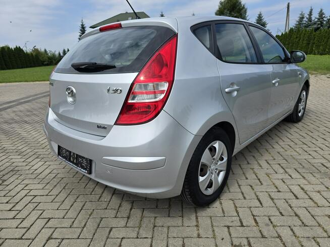 Hyundai i30 1,6benz Serwis.Klimatronic.Centralka.4x El.szyby.Parktronic.OKAZJA