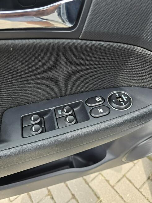 Hyundai i30 1,6benz Serwis.Klimatronic.Centralka.4x El.szyby.Parktronic.OKAZJA