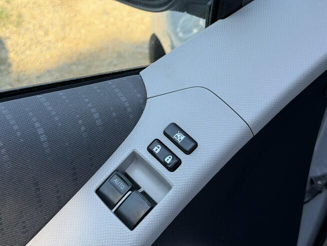 Toyota Yaris AUTOMAT*1.3i*101PS*Klima*PDC*Wersja*SOL*Wielofunkcja*EL*Szyby*Lusterka