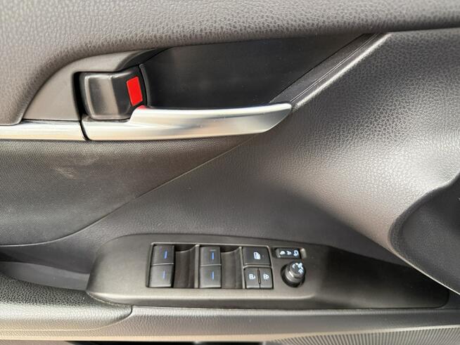 Toyota Camry 2.5 Hybrid Comfort CVT Sedan