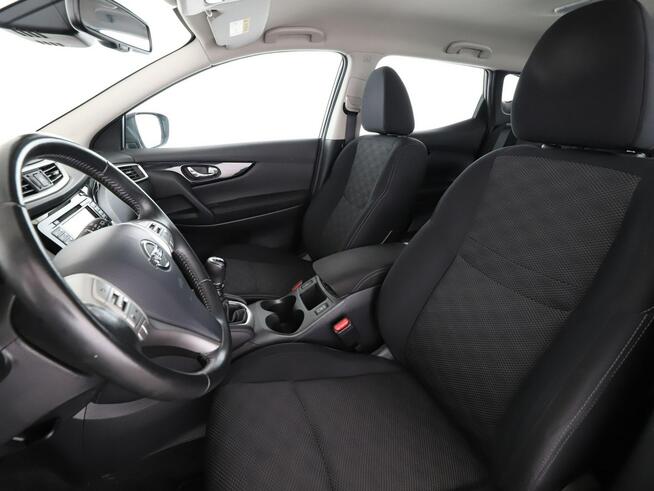 Nissan Qashqai klima auto navi grzane fotele kamera i czujniki parkowania