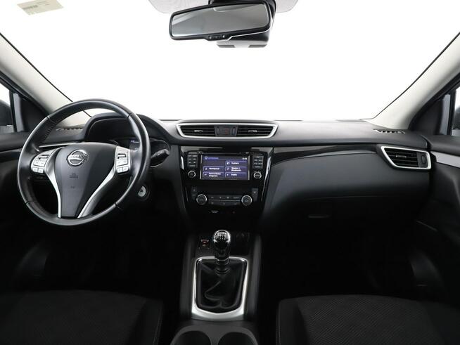 Nissan Qashqai klima auto navi grzane fotele kamera i czujniki parkowania