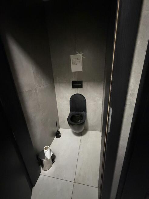 Złotowska, lokal 100 metrów, duże witryny, bez czynszu