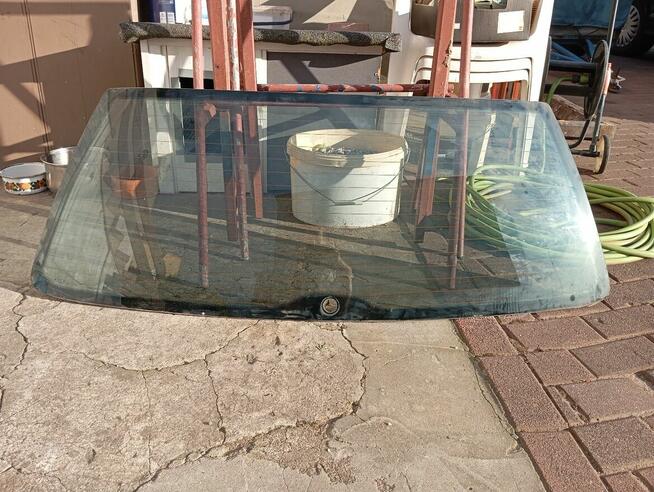 Volkswagen PASSAT B5 Szyba tylna 3B9845051A