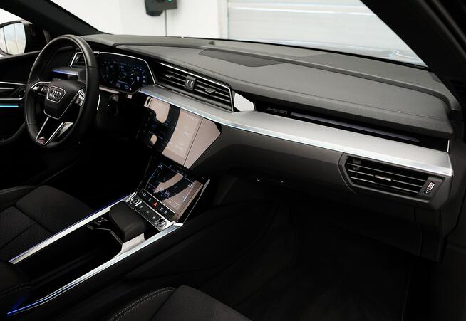 Audi Q8 e-tron 55 408KM Quattro MatrixLed Tempomat ACC Pneumatyka Kamery360 Panorama