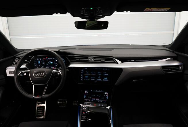 Audi Q8 e-tron 55 408KM Quattro MatrixLed Tempomat ACC Pneumatyka Kamery360 Panorama
