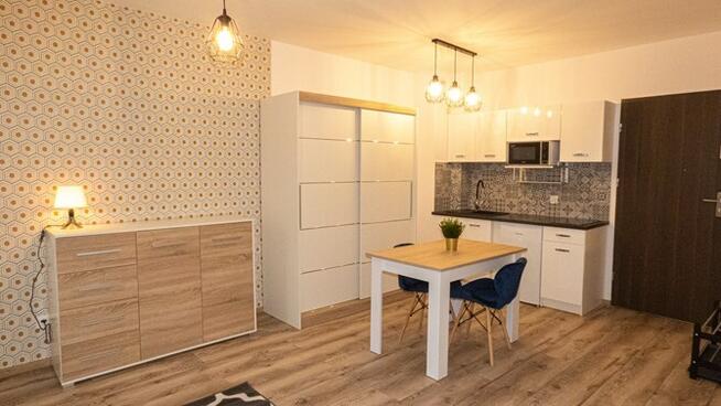 Duża kawalerka, 32 m2, garaż - Legnicka 59