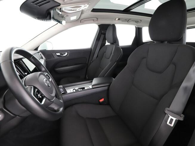 Volvo XC 60 PHEV full LED 4x4 automat navi klima auto kamery virtual cocpit
