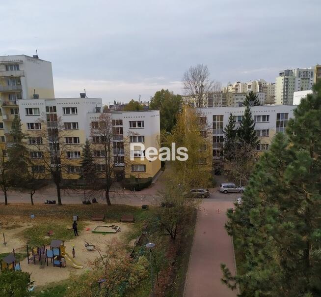 Przytulne 2 pokoje z balkonem. Blisko metro